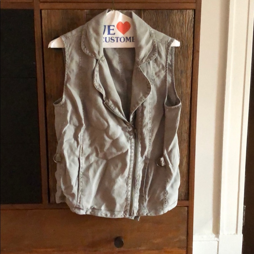 Michael Stars khaki green vest